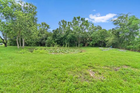 A home in Loxahatchee