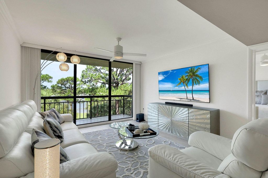 Photo of 2001 Marina Isle Way #404, Jupiter, FL 33477 (MLS # R10923256)