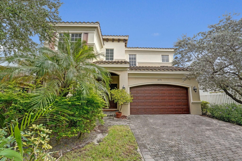 Photo of 2575 SE 7TH Drive, Pompano Beach, FL 33062 (MLS # B26092792)