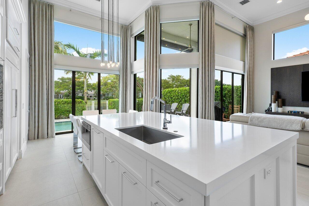 REGENTS SQUARE - Residential