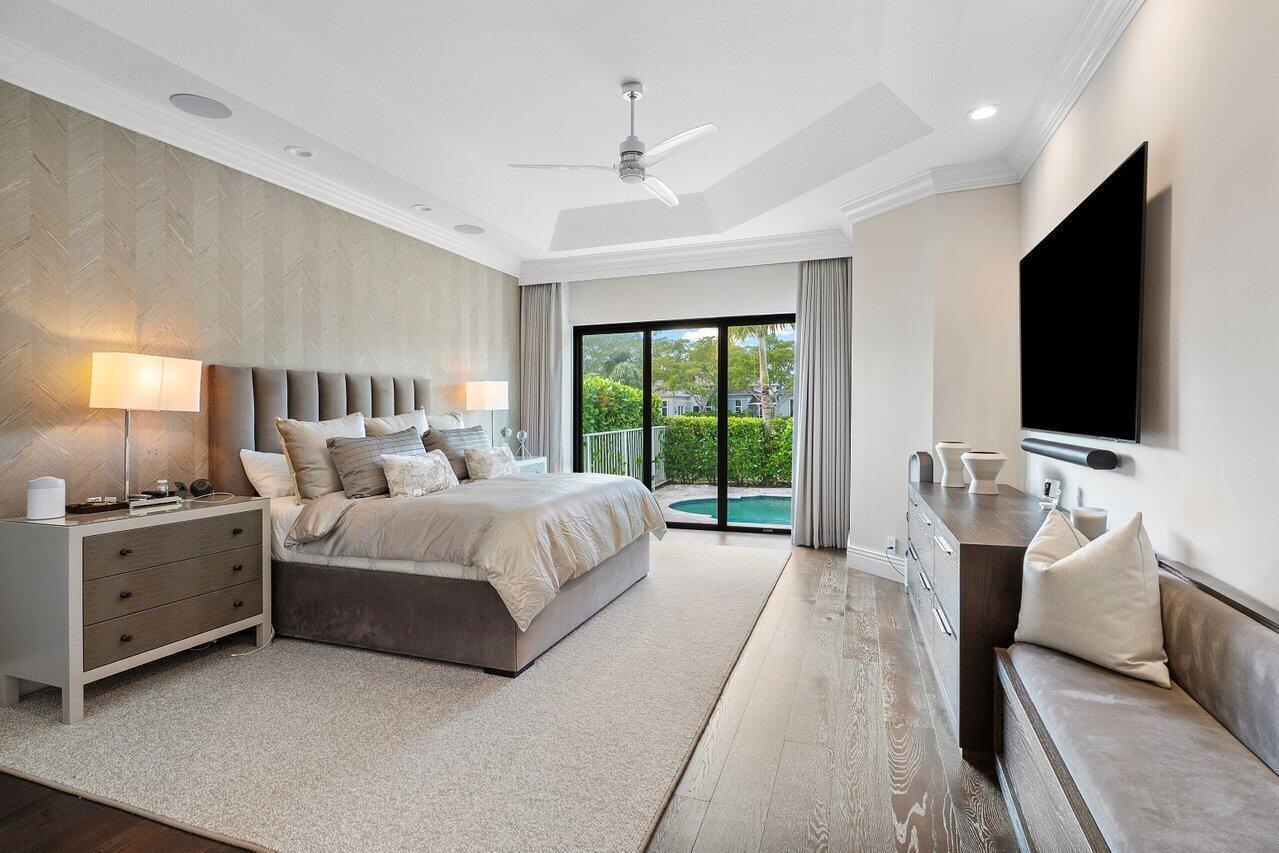 REGENTS SQUARE - Residential