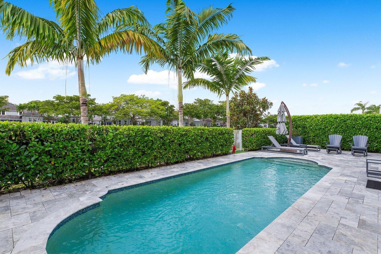 REGENTS SQUARE - Residential