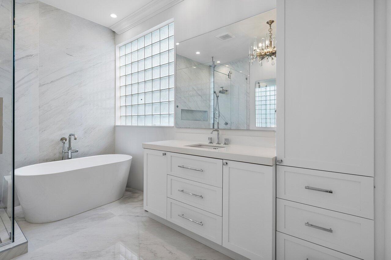 REGENTS SQUARE - Residential