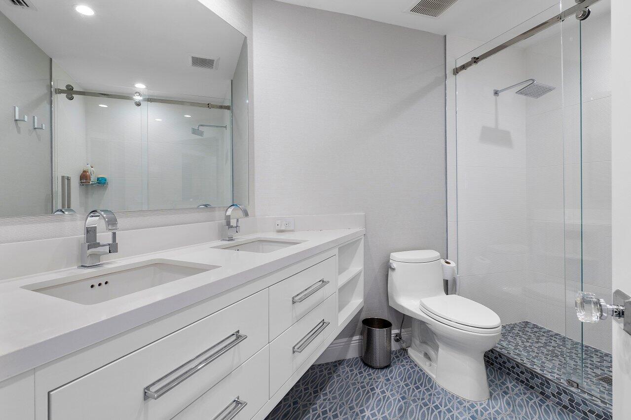 REGENTS SQUARE - Residential