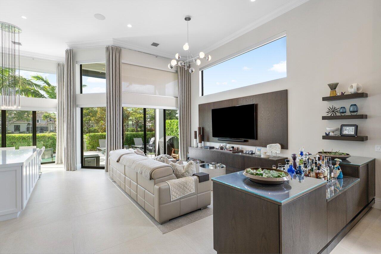 REGENTS SQUARE - Residential