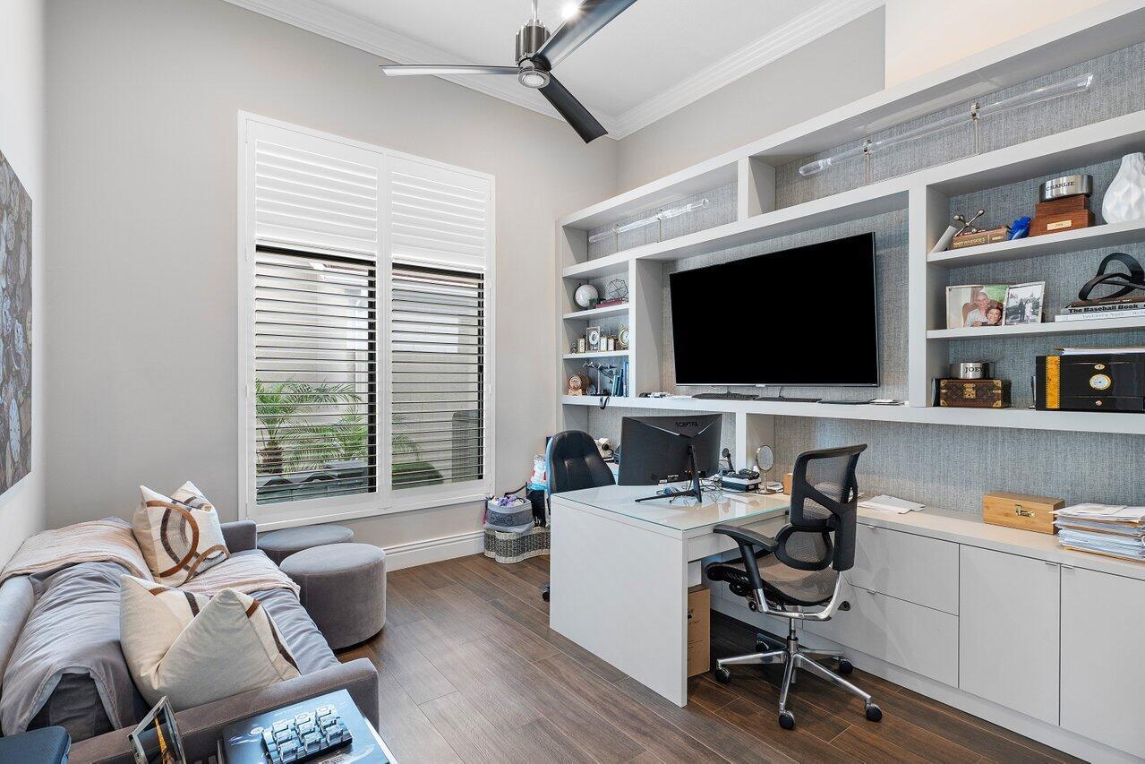 REGENTS SQUARE - Residential