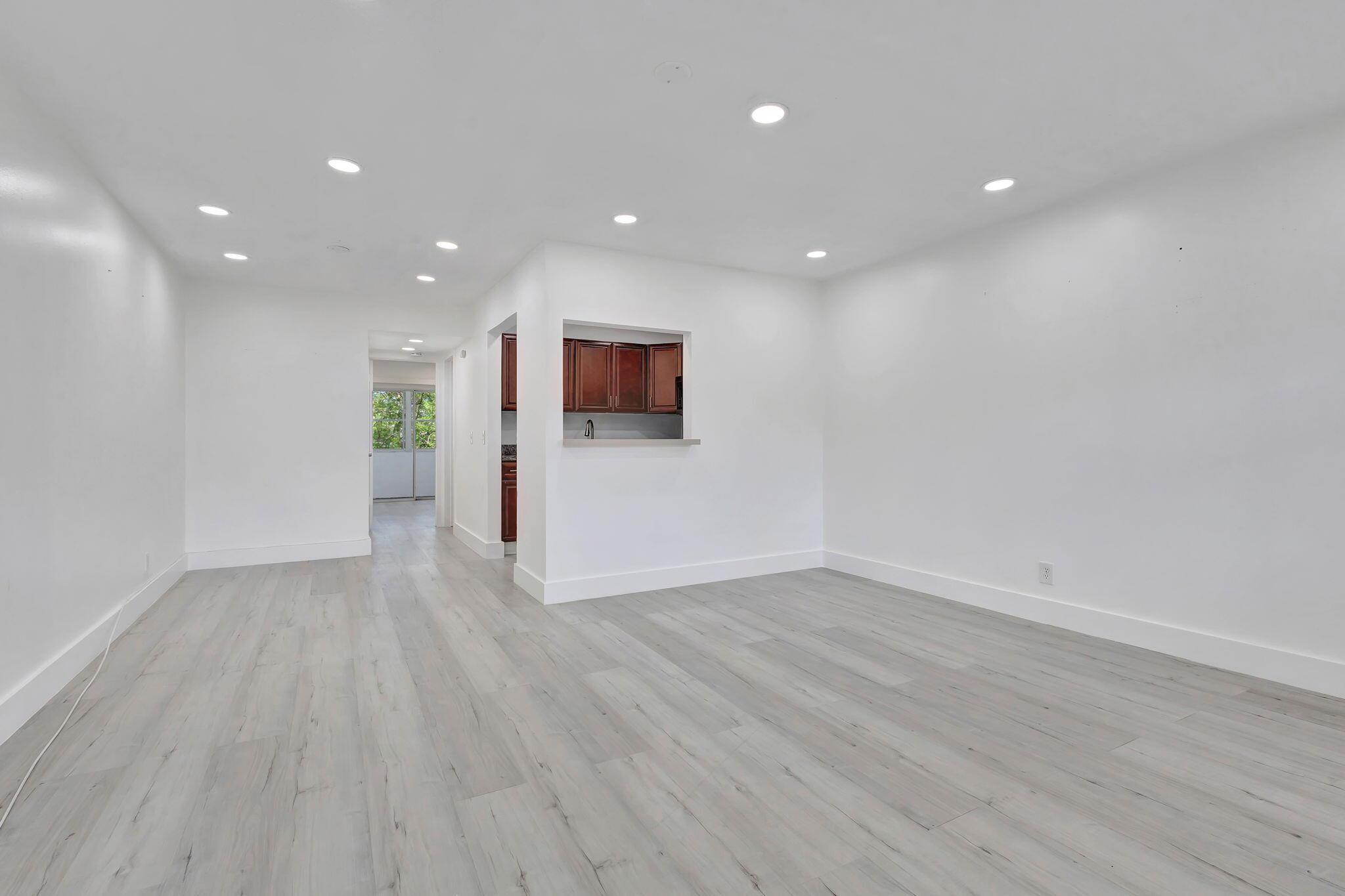 110 Dorchester E