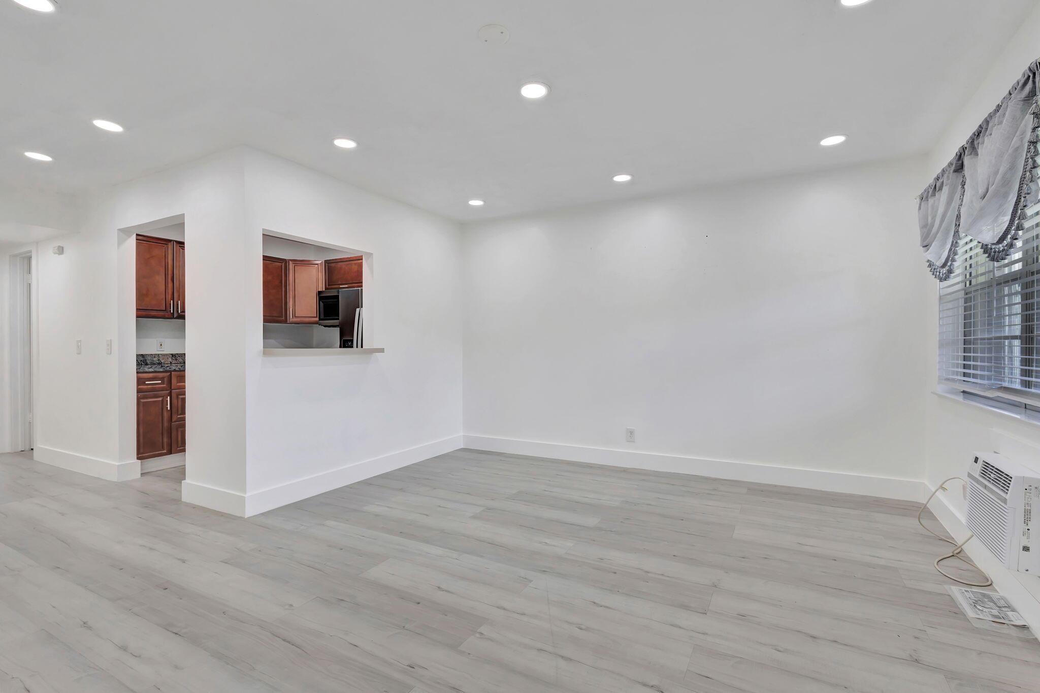 110 Dorchester E