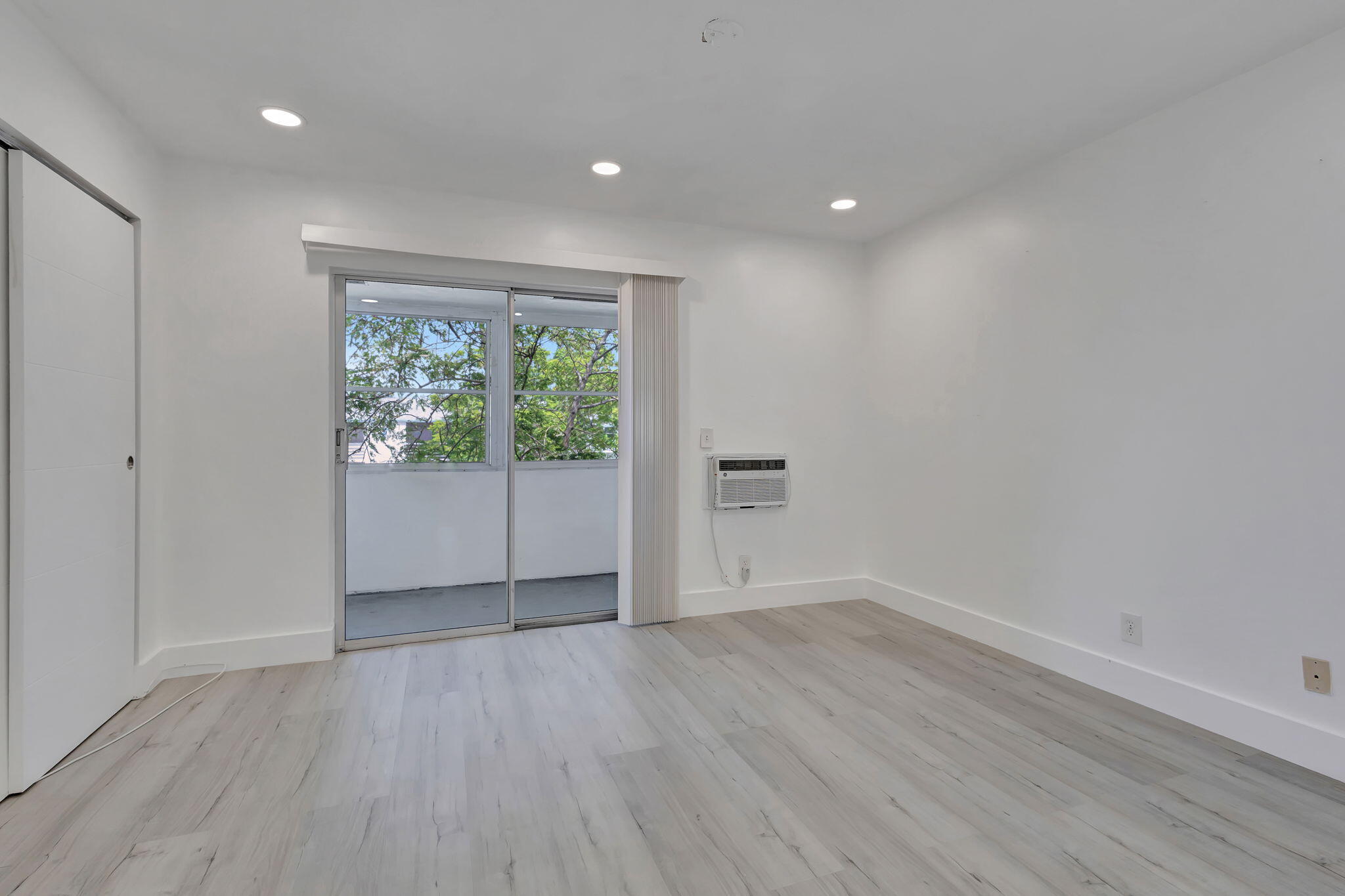 DORCHESTER CONDO - Residential