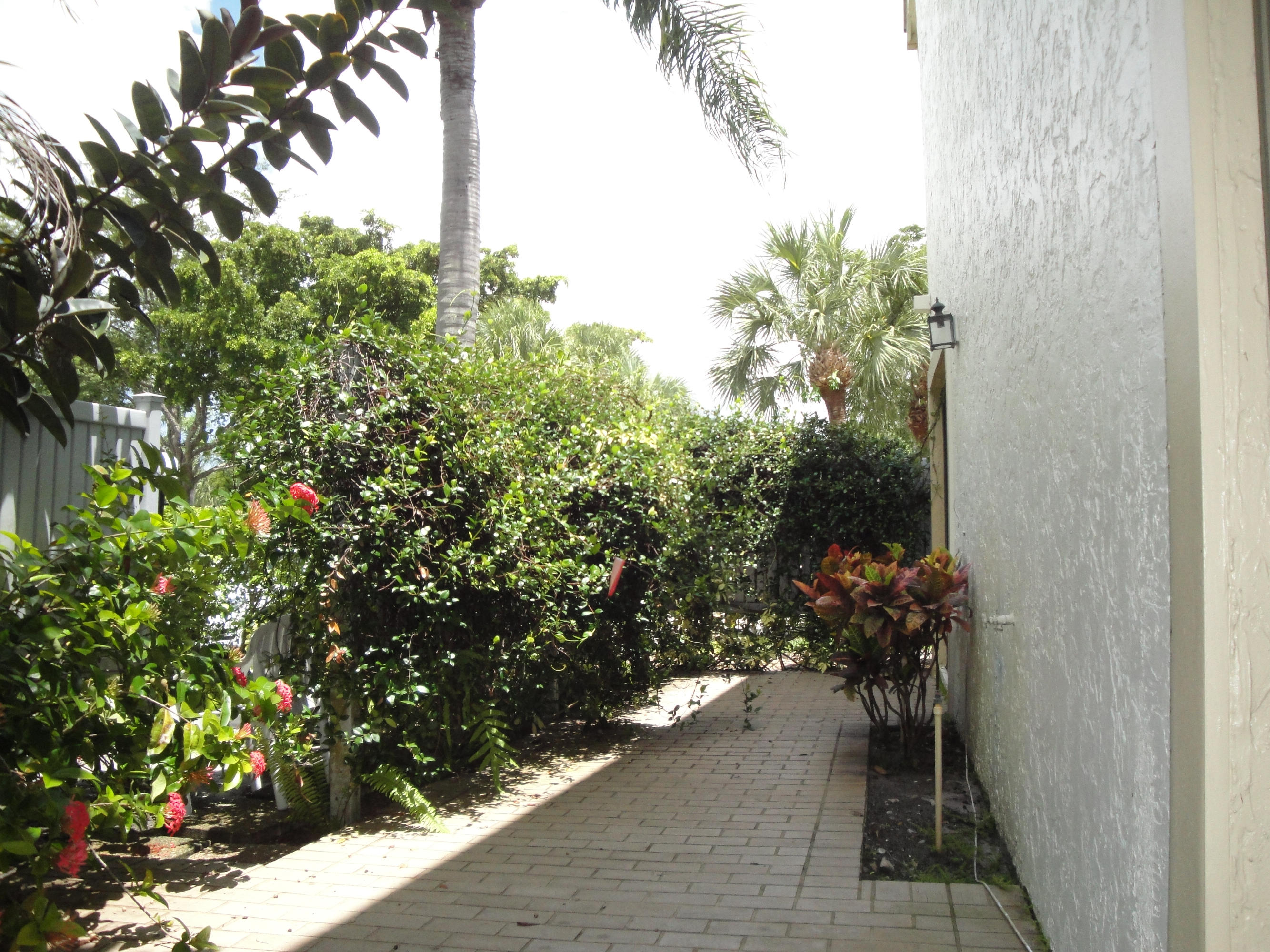 EASTGATE II AT HUNTERS RUN CONDO - Residential