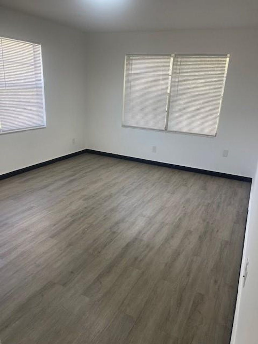 Photo of 411 SE 10th Street #5, Hallandale Beach, FL 33009 (MLS # F10554564)