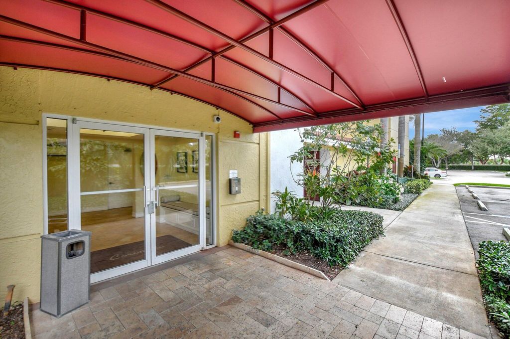 Photo of 22715 Camino Del Mar #66, Boca Raton, FL 33433 (MLS # R11054135)