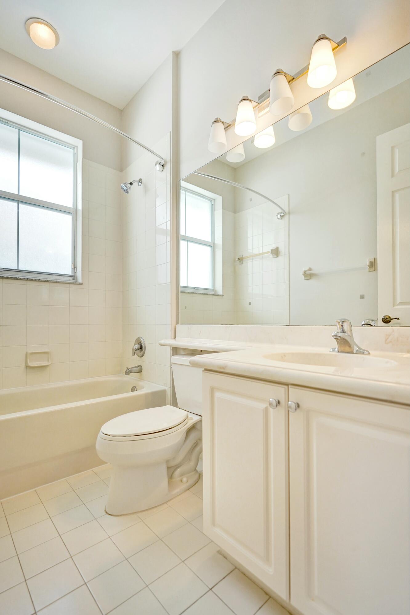 RENAISSANCE COMMONS PUD - Residential Lease