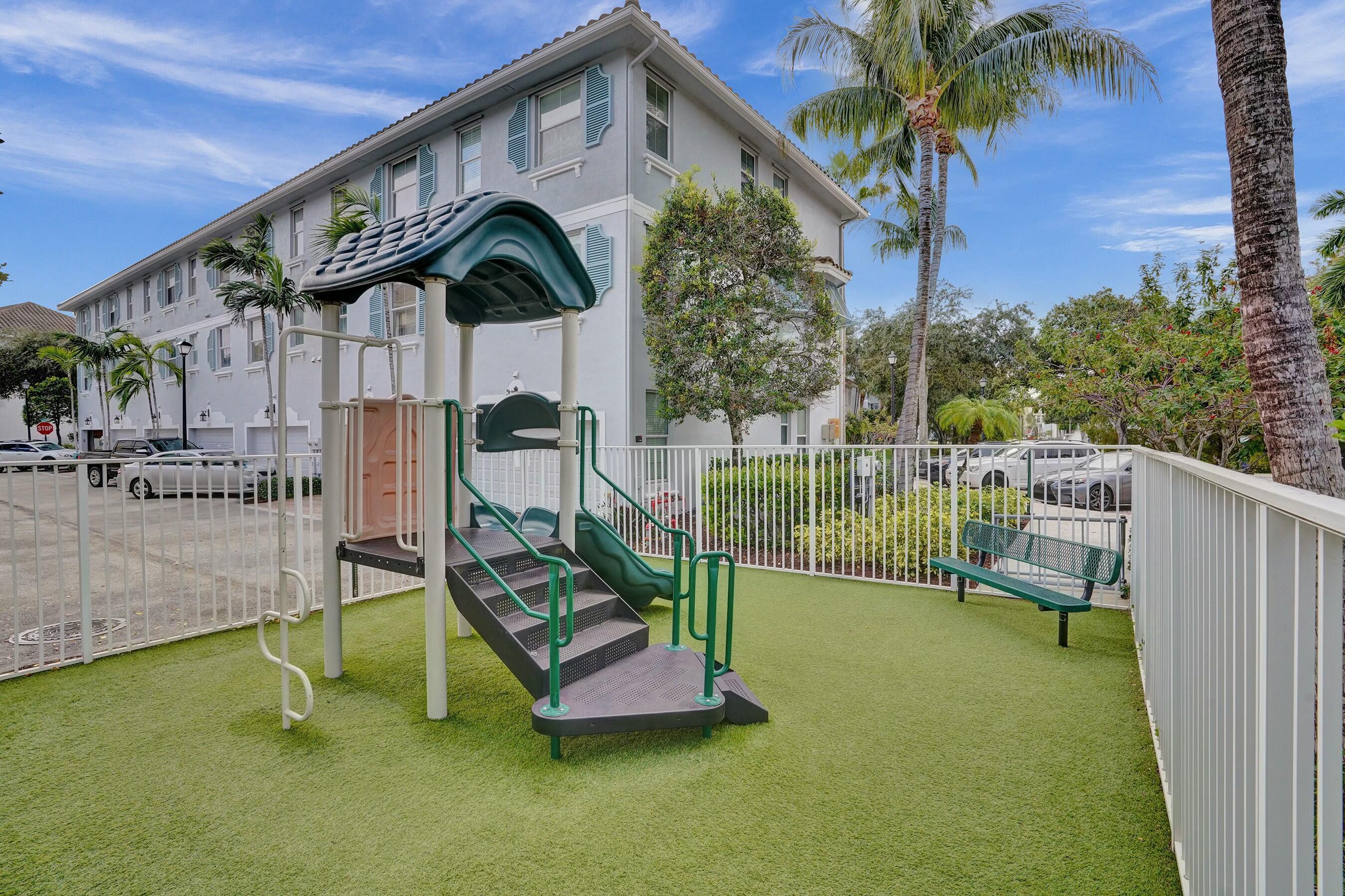 RENAISSANCE COMMONS PUD - Residential Lease