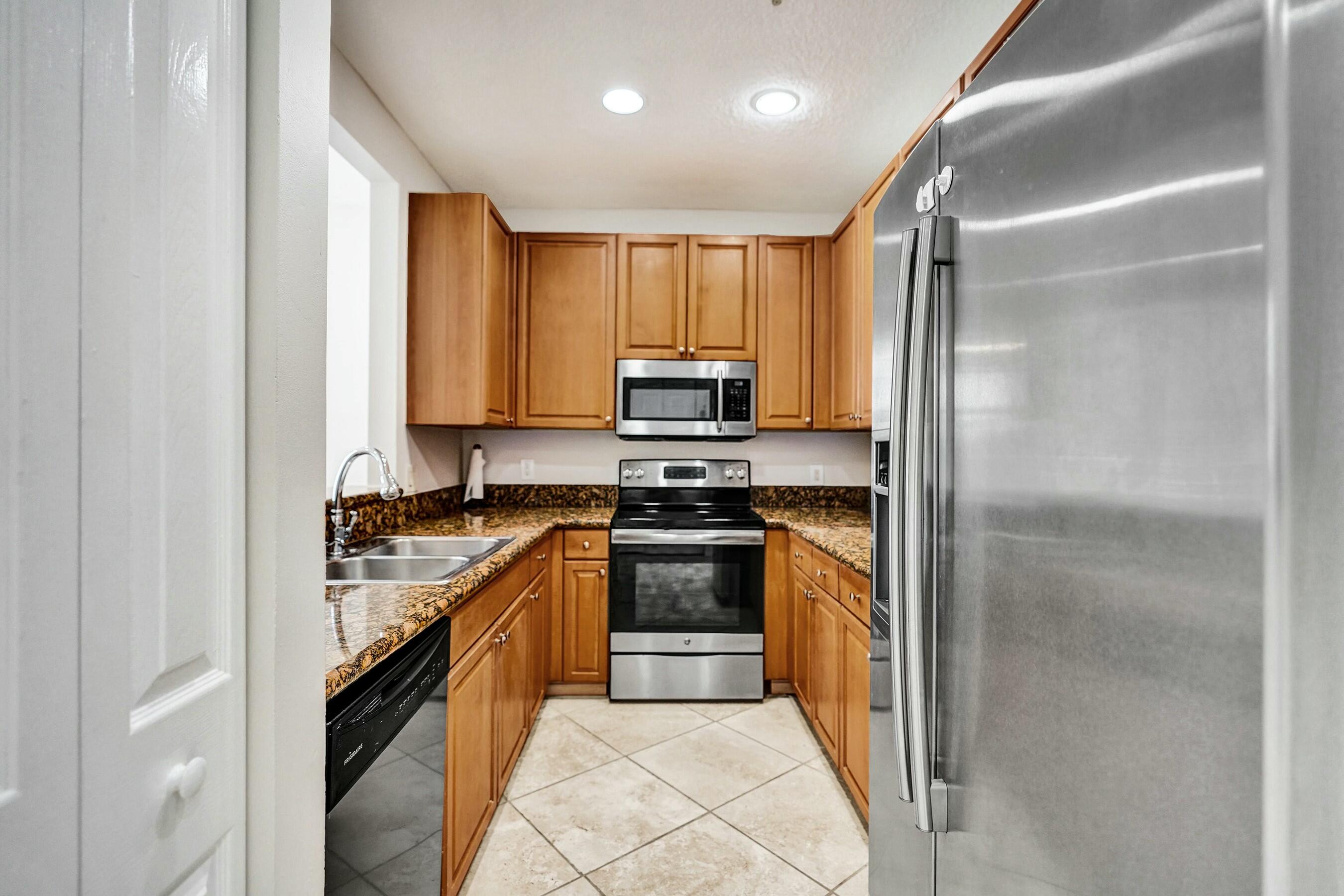 RENAISSANCE COMMONS PUD - Residential Lease