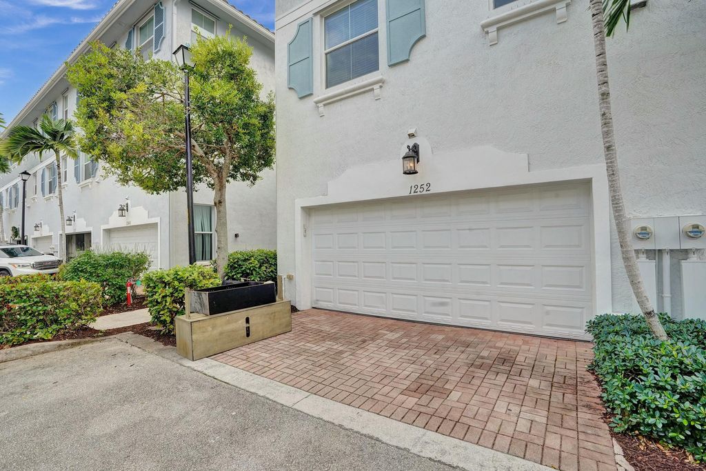 Photo of 1252 Piazza Antinori, Boynton Beach, FL 33426 (MLS # R11165474)