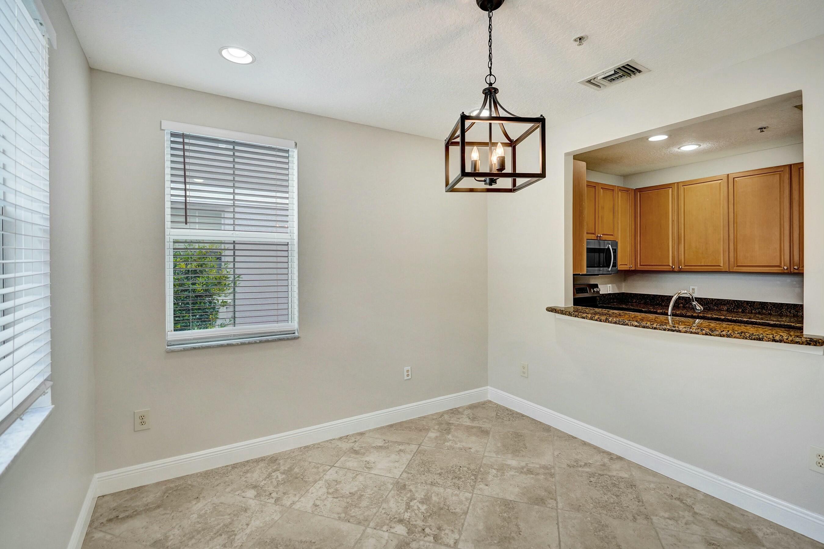 RENAISSANCE COMMONS PUD - Residential Lease