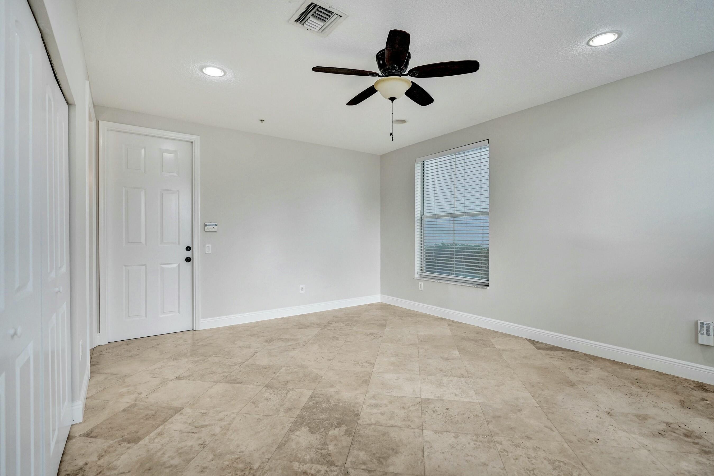 RENAISSANCE COMMONS PUD - Residential Lease