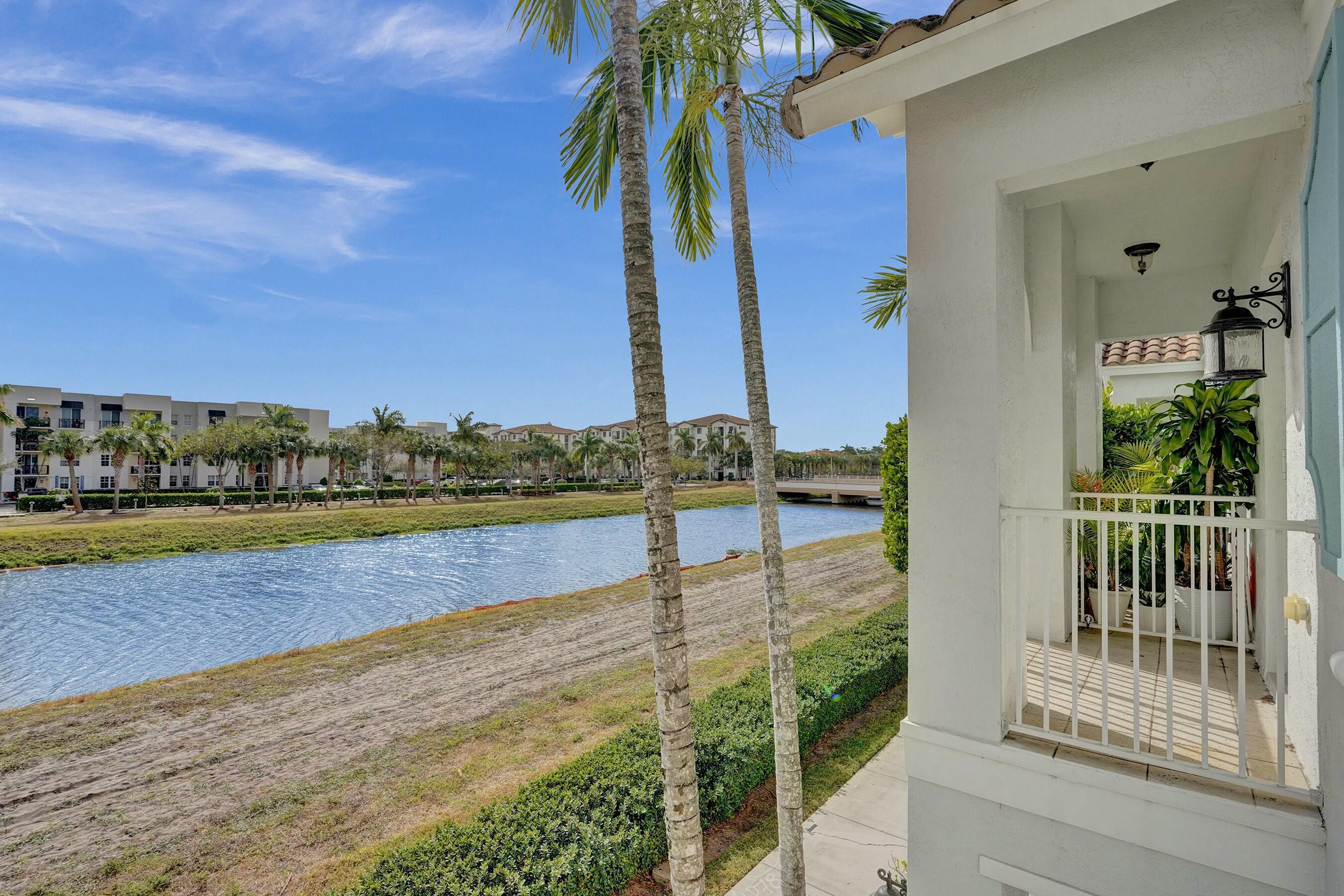 RENAISSANCE COMMONS PUD - Residential Lease