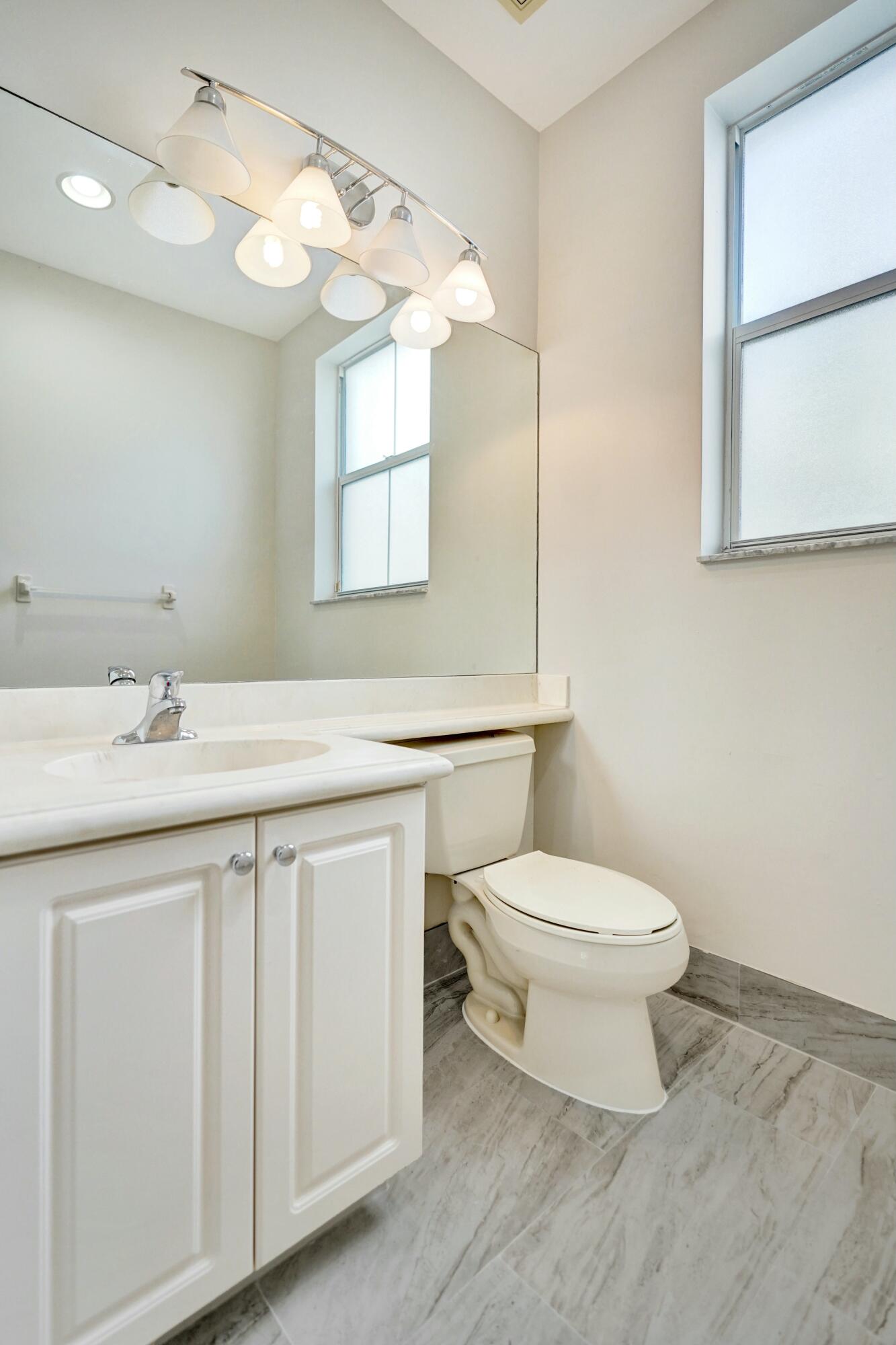 RENAISSANCE COMMONS PUD - Residential Lease