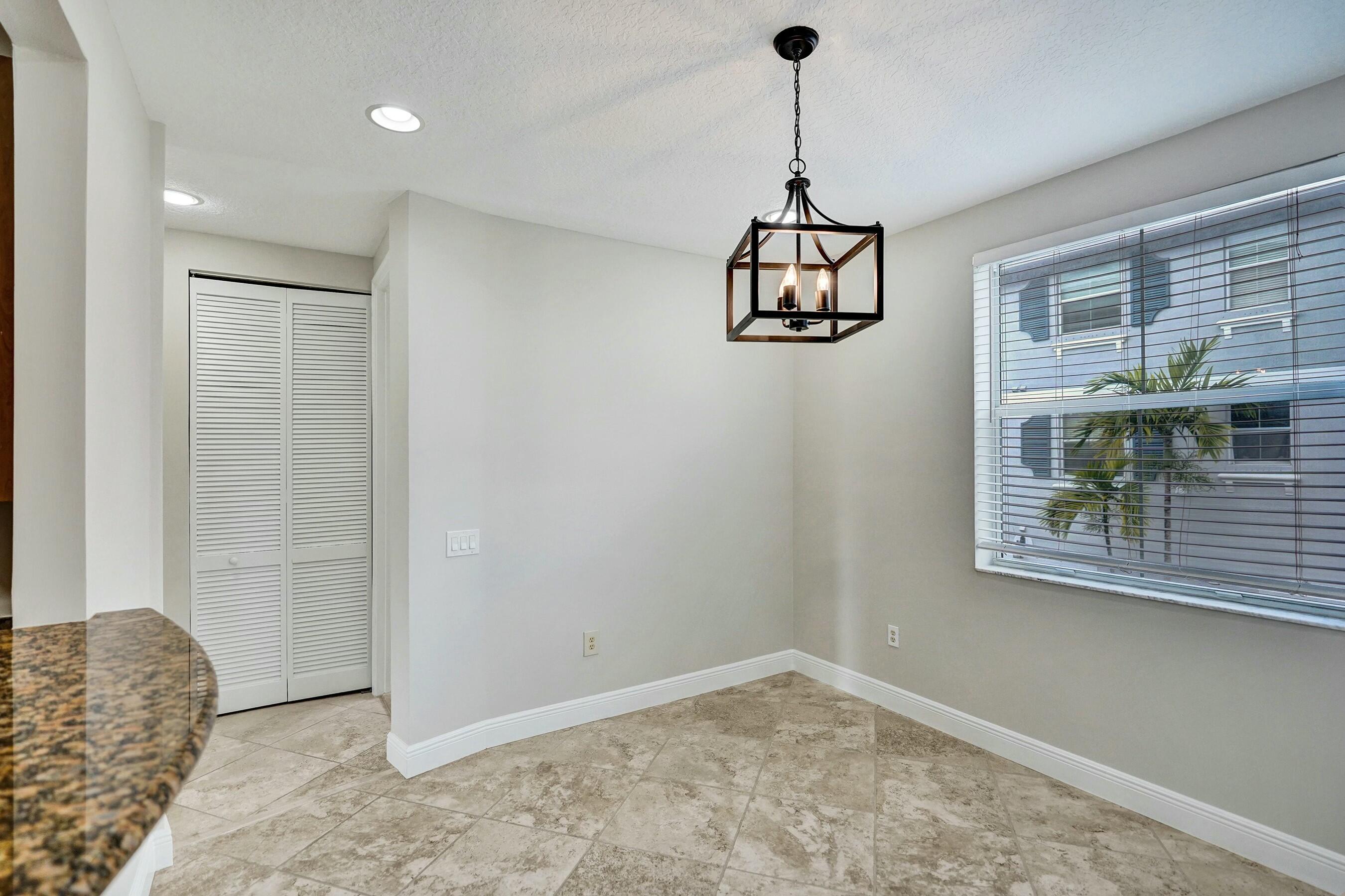 RENAISSANCE COMMONS PUD - Residential Lease