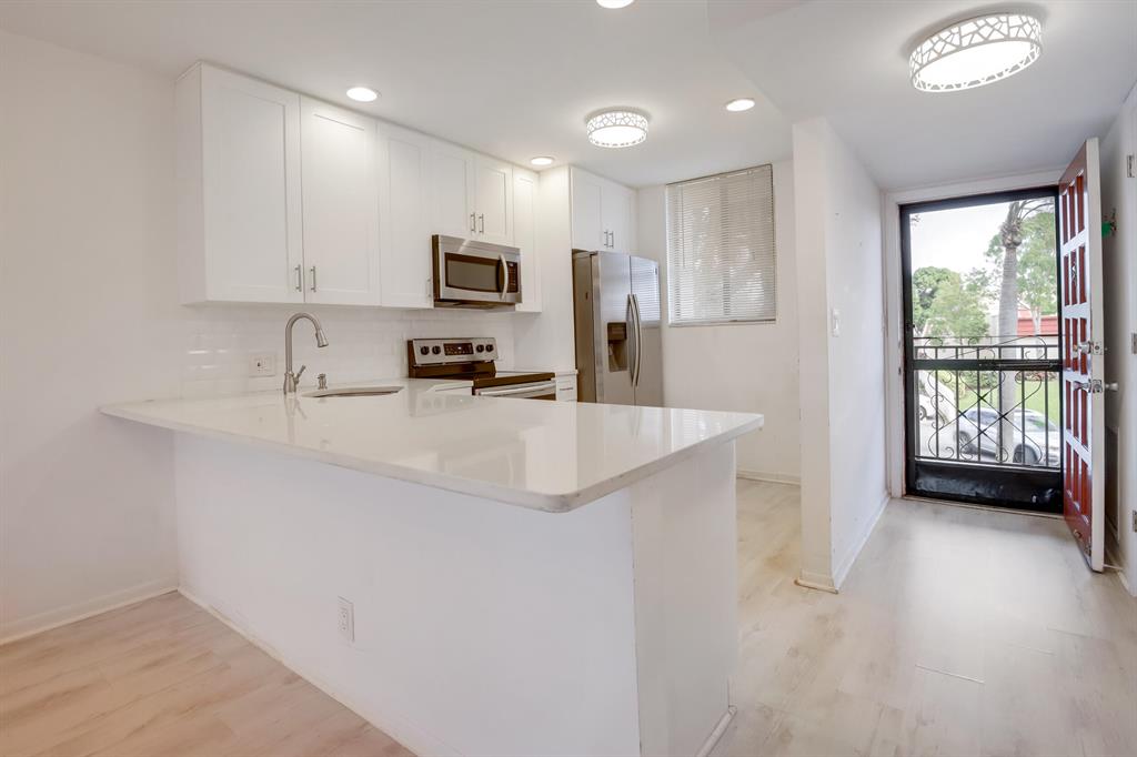 FOUNTAINS OF PALM BEACH CONDO 2 - Residential