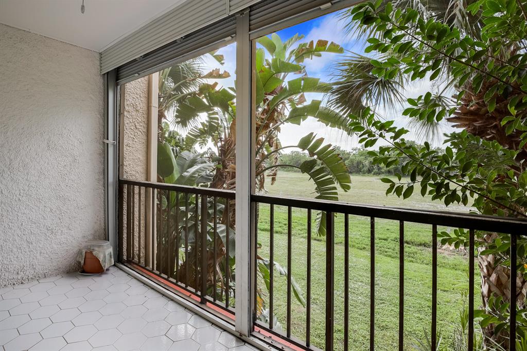 FOUNTAINS OF PALM BEACH CONDO 2 - Residential