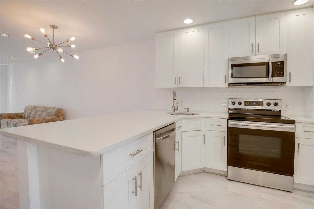 FOUNTAINS OF PALM BEACH CONDO 2 - Residential