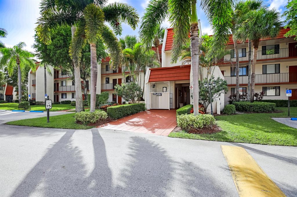 FOUNTAINS OF PALM BEACH CONDO 2 - Residential