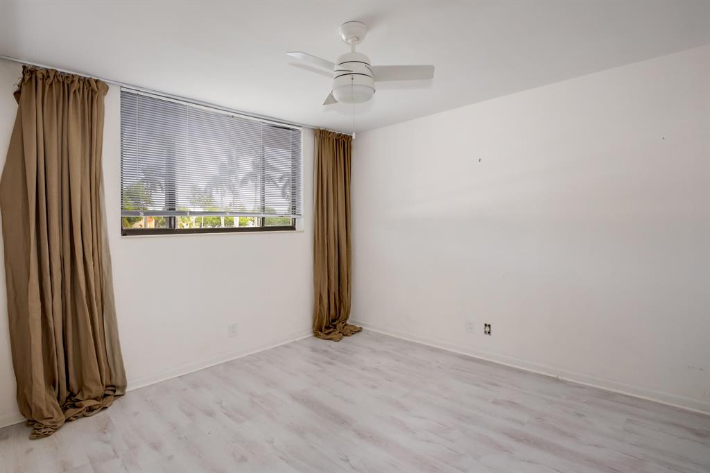 FOUNTAINS OF PALM BEACH CONDO 2 - Residential