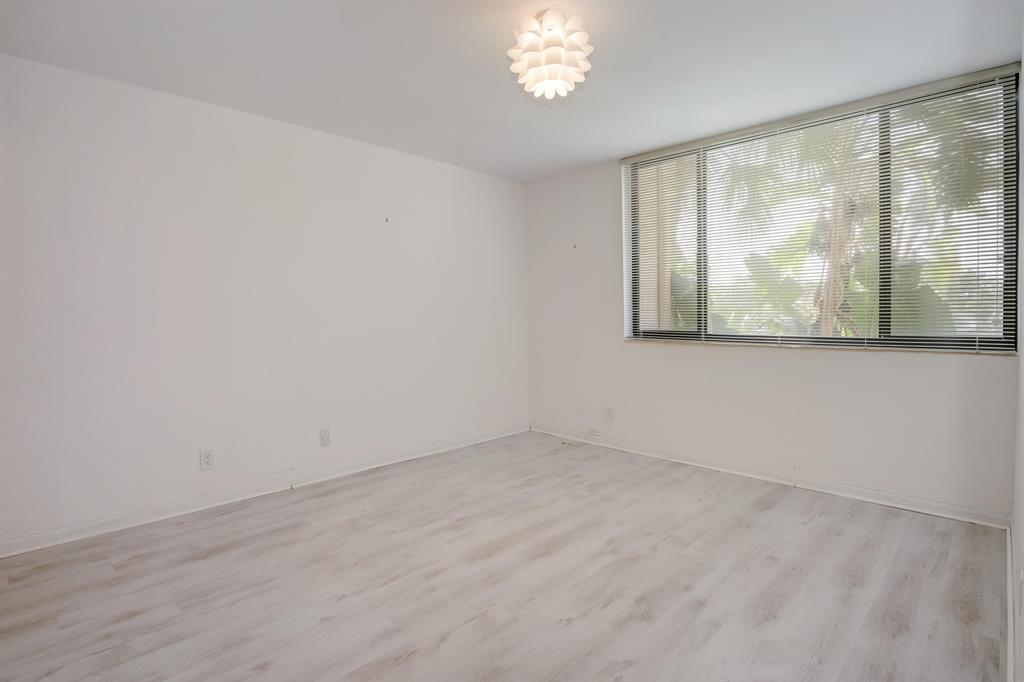 FOUNTAINS OF PALM BEACH CONDO 2 - Residential