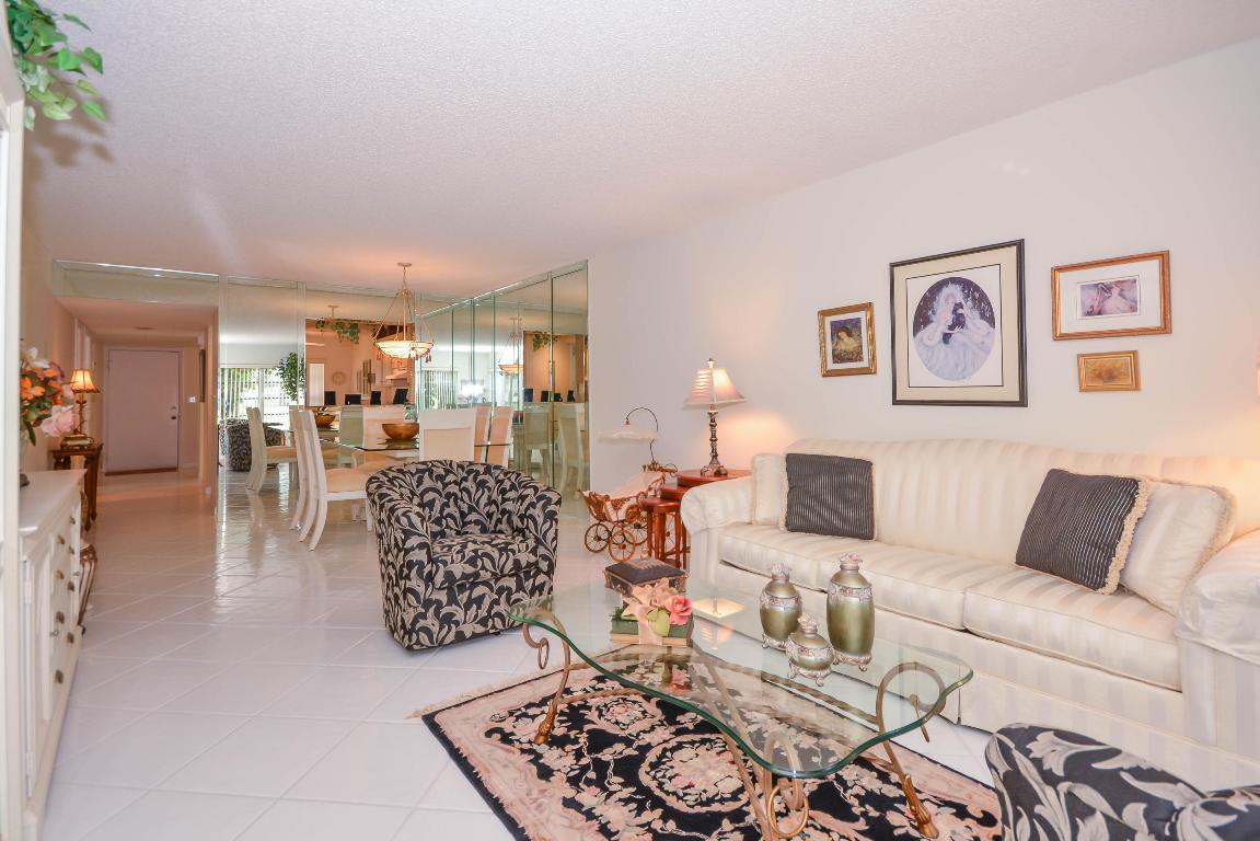 Palm Greens at Villa Del Ray - Residential