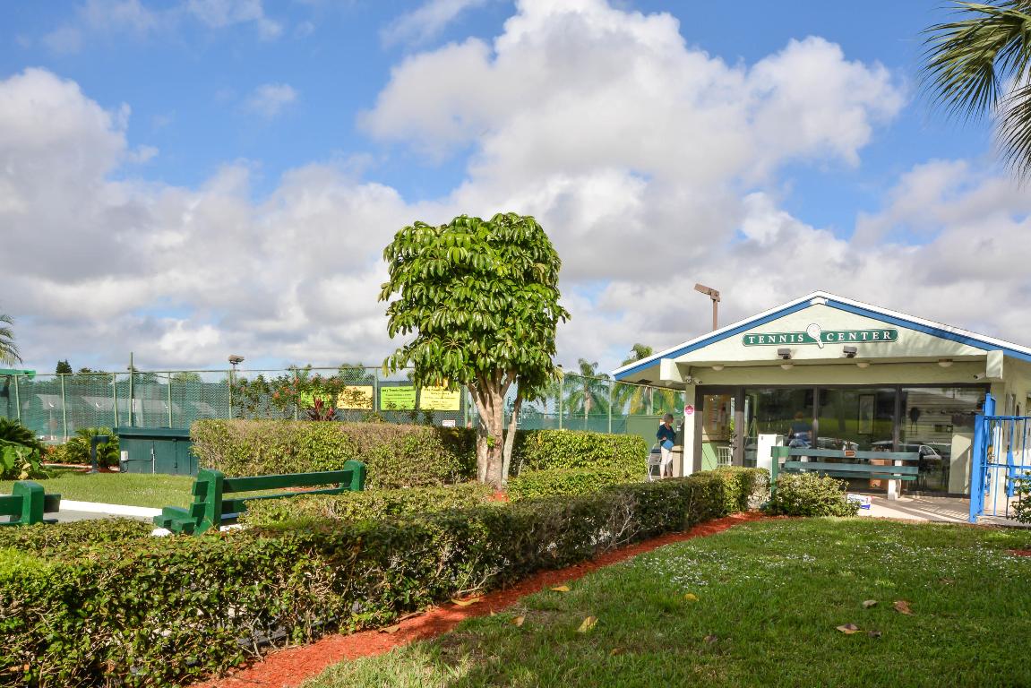 Palm Greens at Villa Del Ray - Residential
