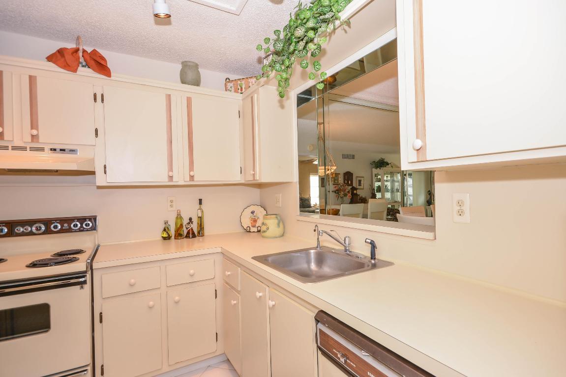 Palm Greens at Villa Del Ray - Residential