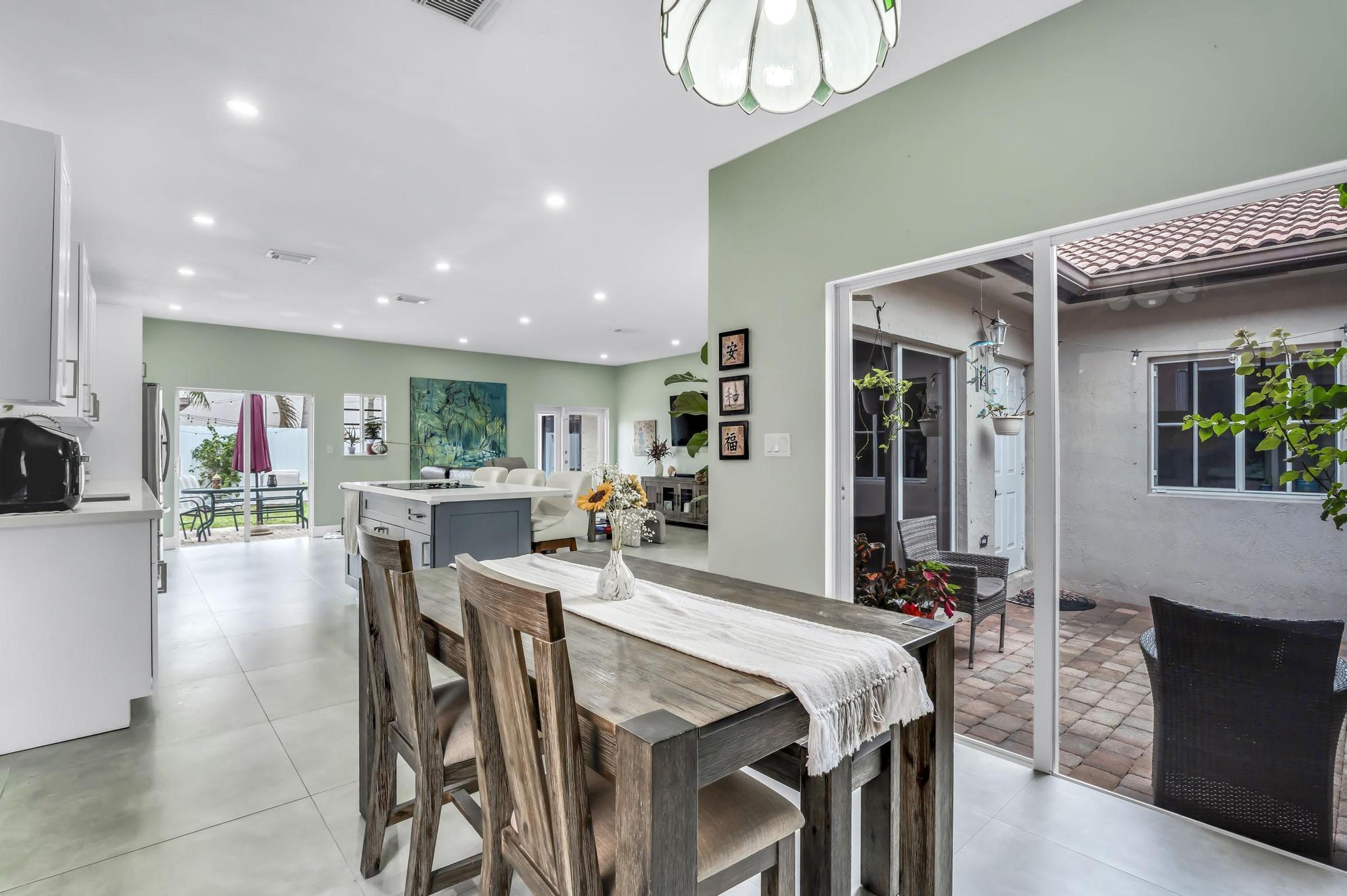 SILVER PALM HOMES - Residential