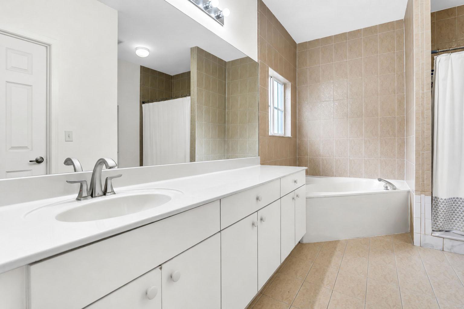 SILVER PALM HOMES - Residential