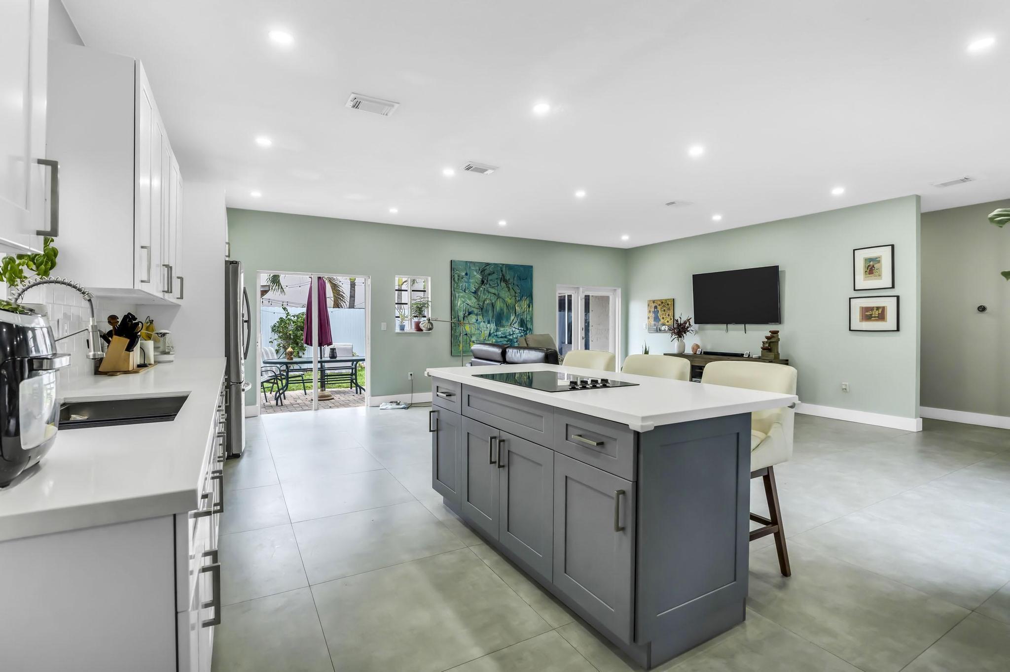 SILVER PALM HOMES - Residential