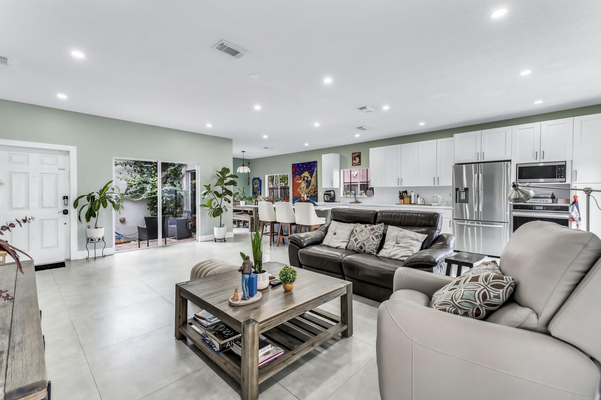 SILVER PALM HOMES - Residential