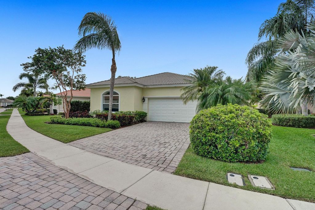 Photo of 200 Via Condado Way, Palm Beach Gardens, FL 33418 (MLS # R10802438)