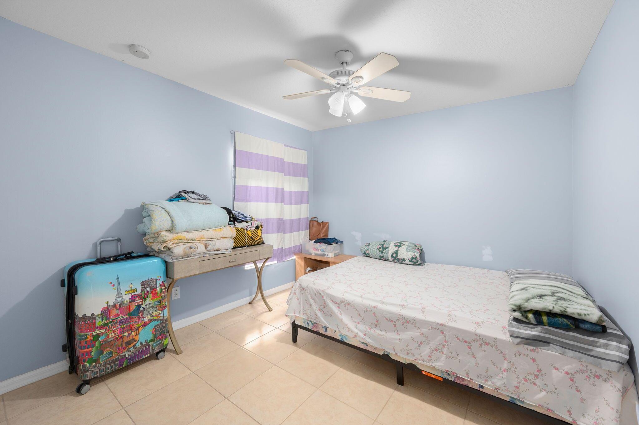 PORT ST LUCIE-SECTION 33- - Residential