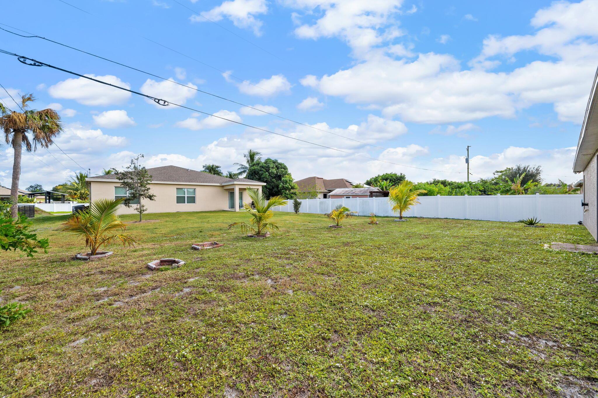 PORT ST LUCIE-SECTION 33- - Residential