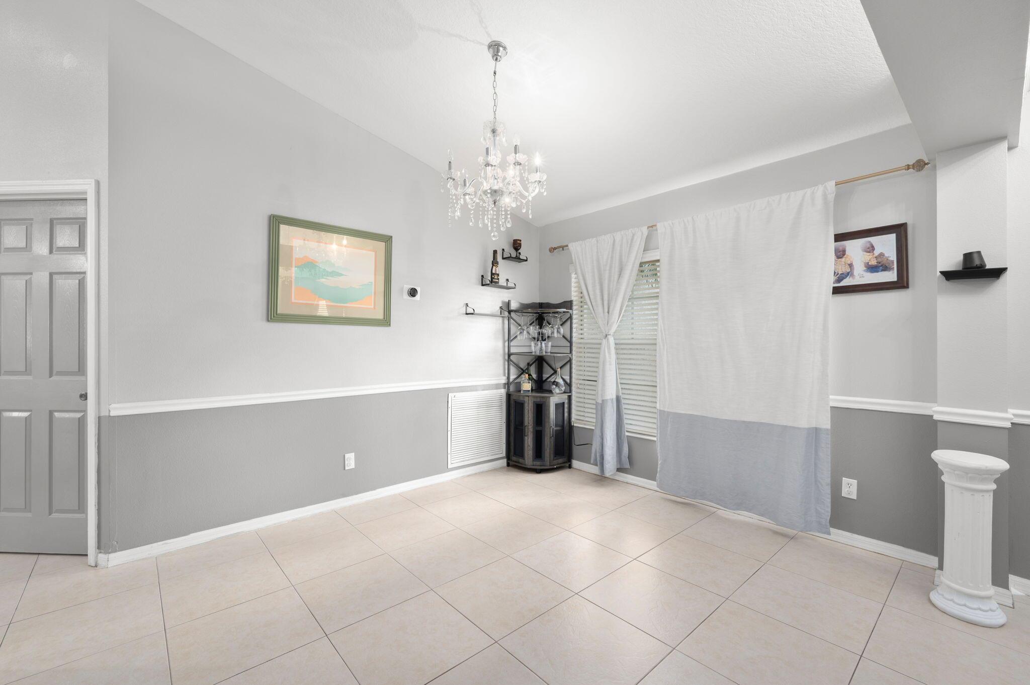 PORT ST LUCIE-SECTION 33- - Residential