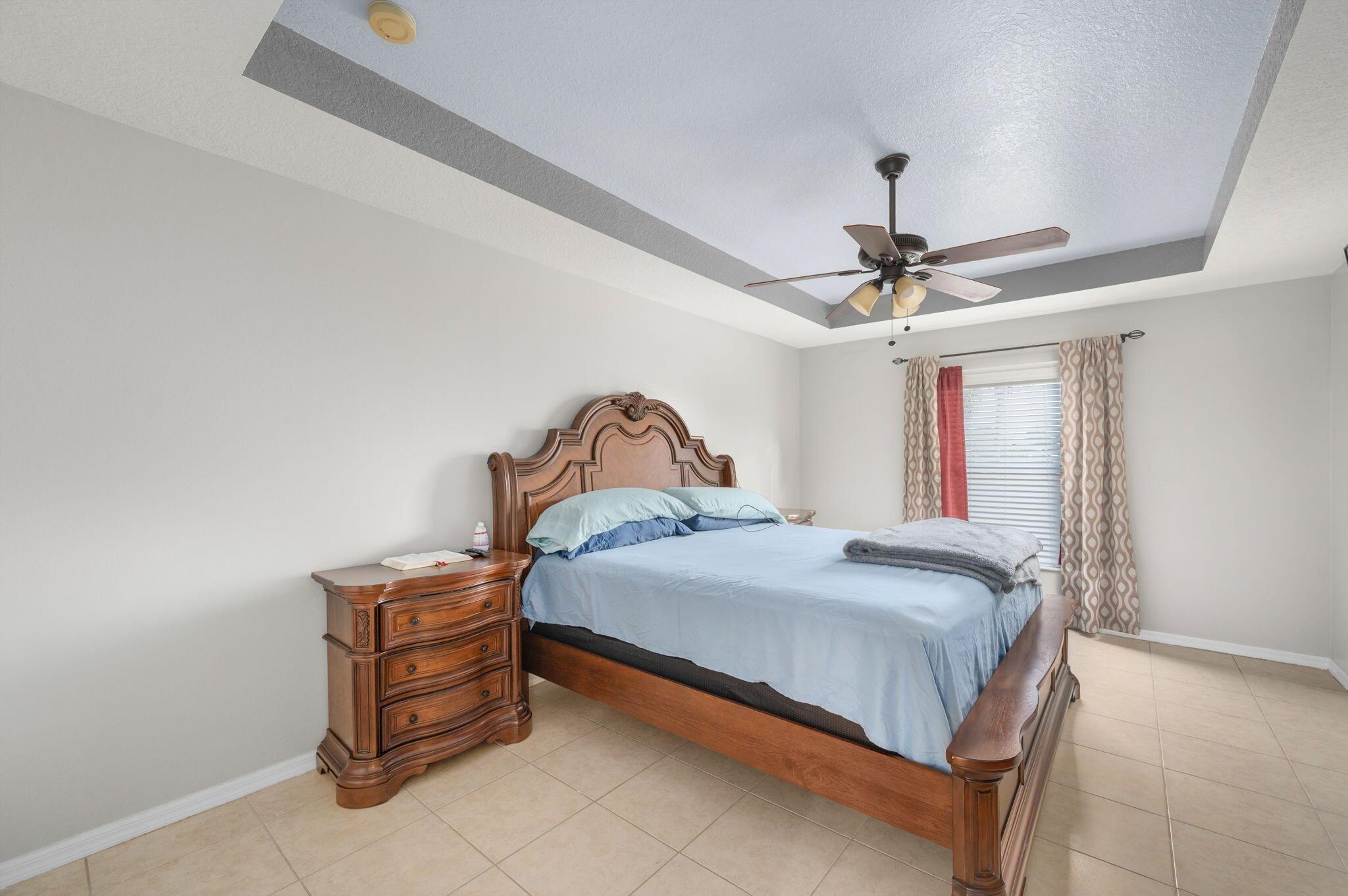 PORT ST LUCIE-SECTION 33- - Residential