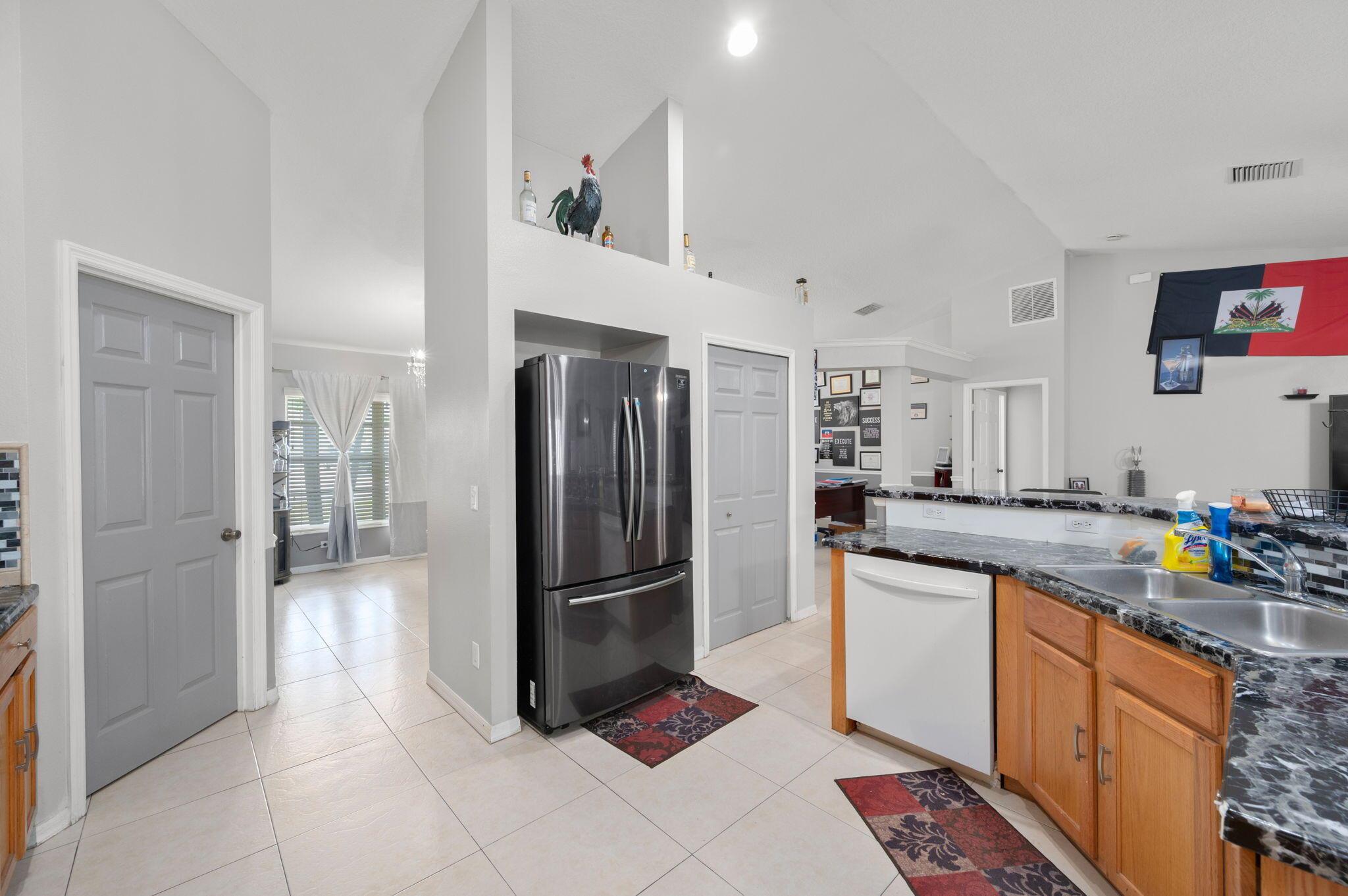 PORT ST LUCIE-SECTION 33- - Residential