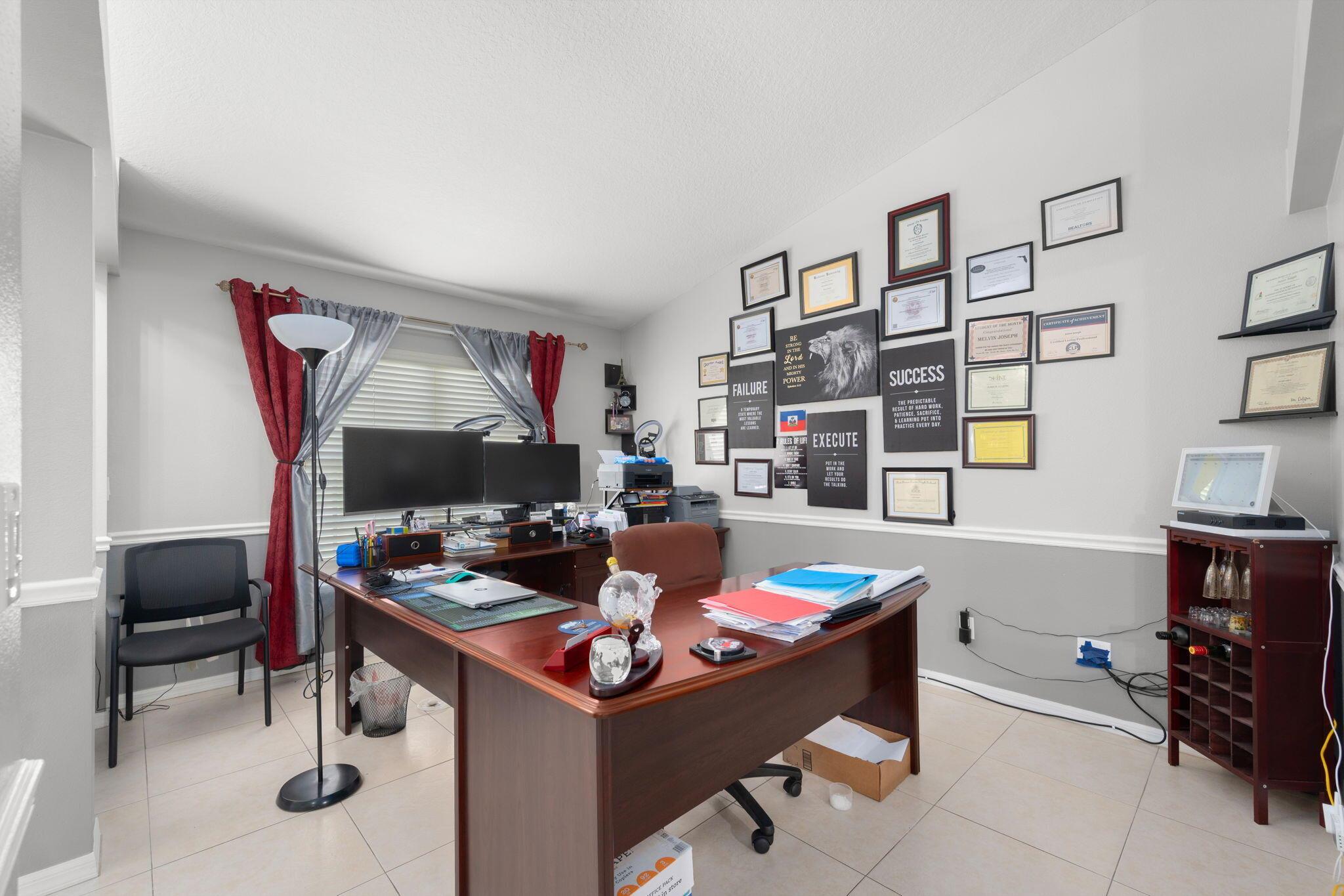 PORT ST LUCIE-SECTION 33- - Residential