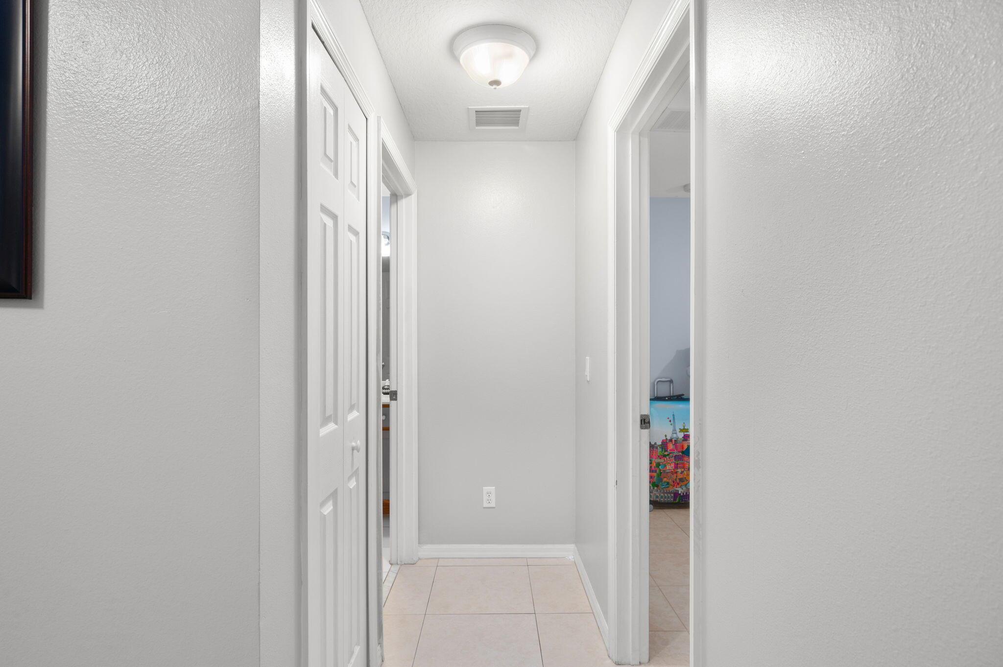 PORT ST LUCIE-SECTION 33- - Residential