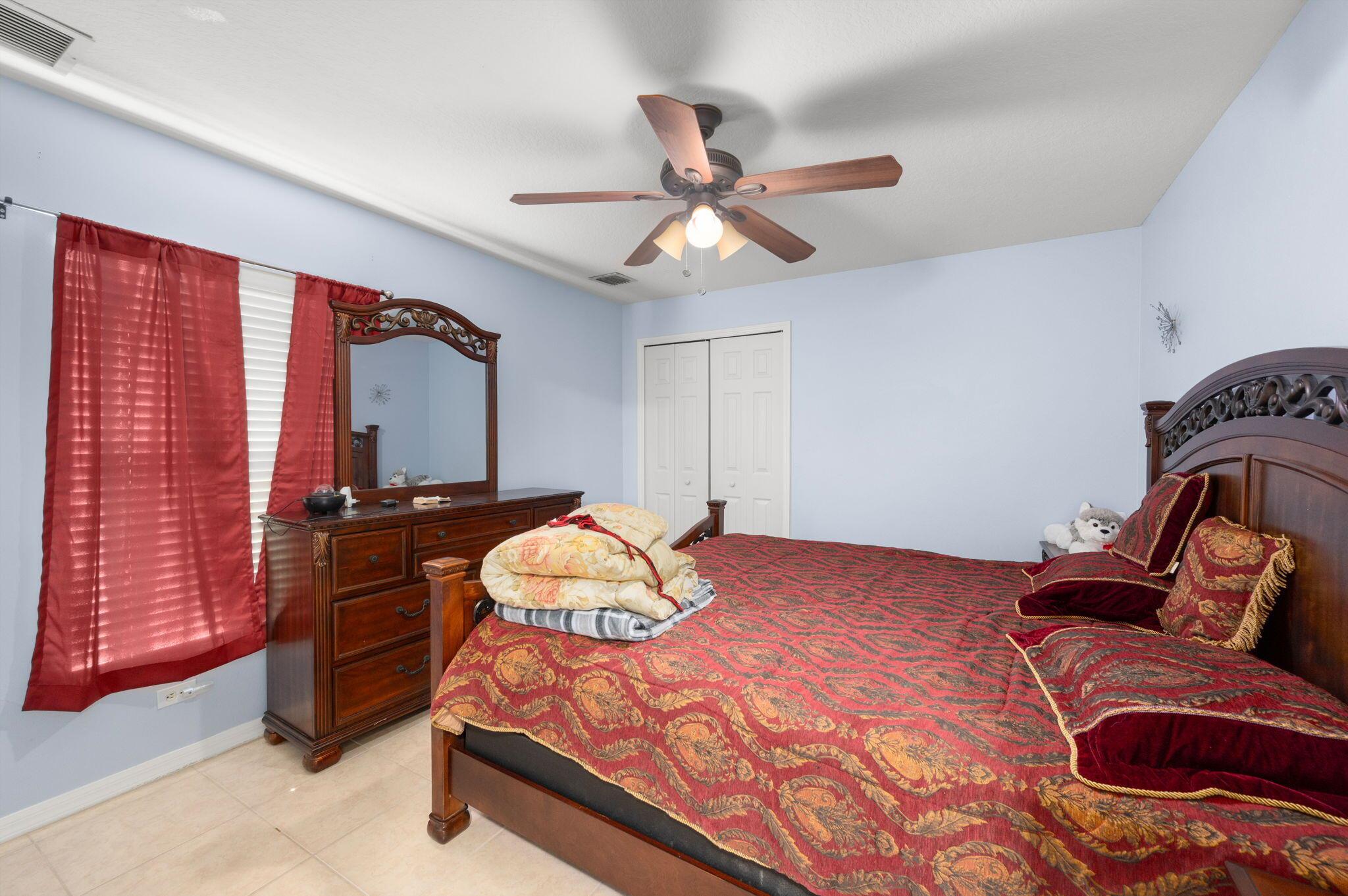 PORT ST LUCIE-SECTION 33- - Residential