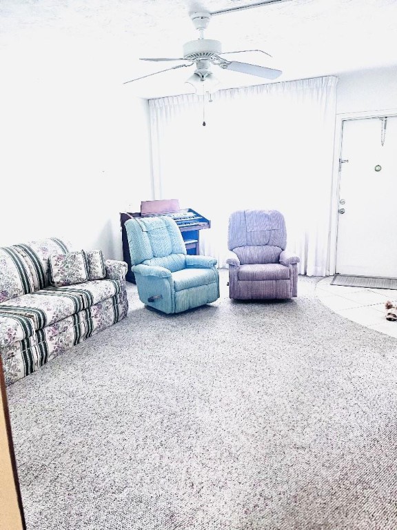 LAKESIDE POINT APT NO 11 - Residential