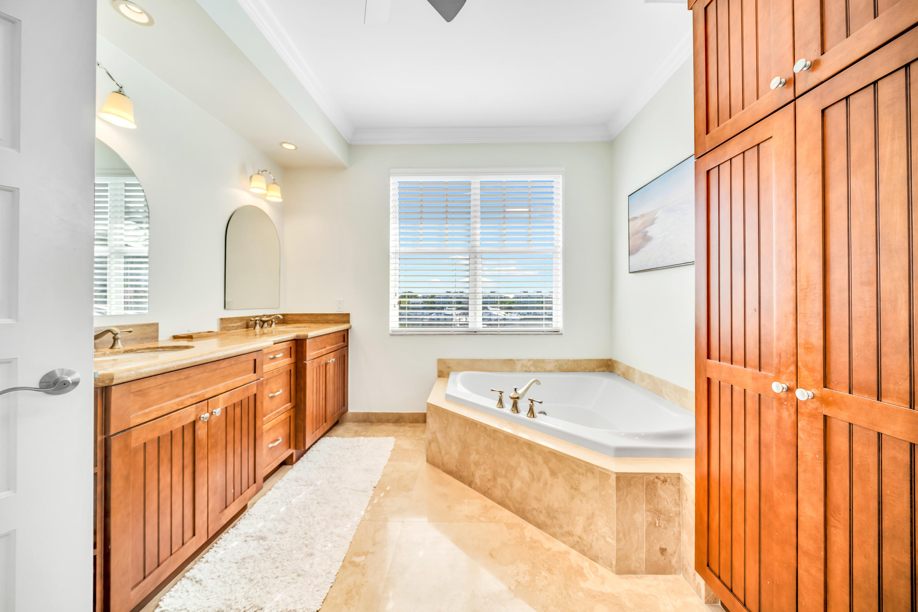 MARINA BAY - Residential Lease