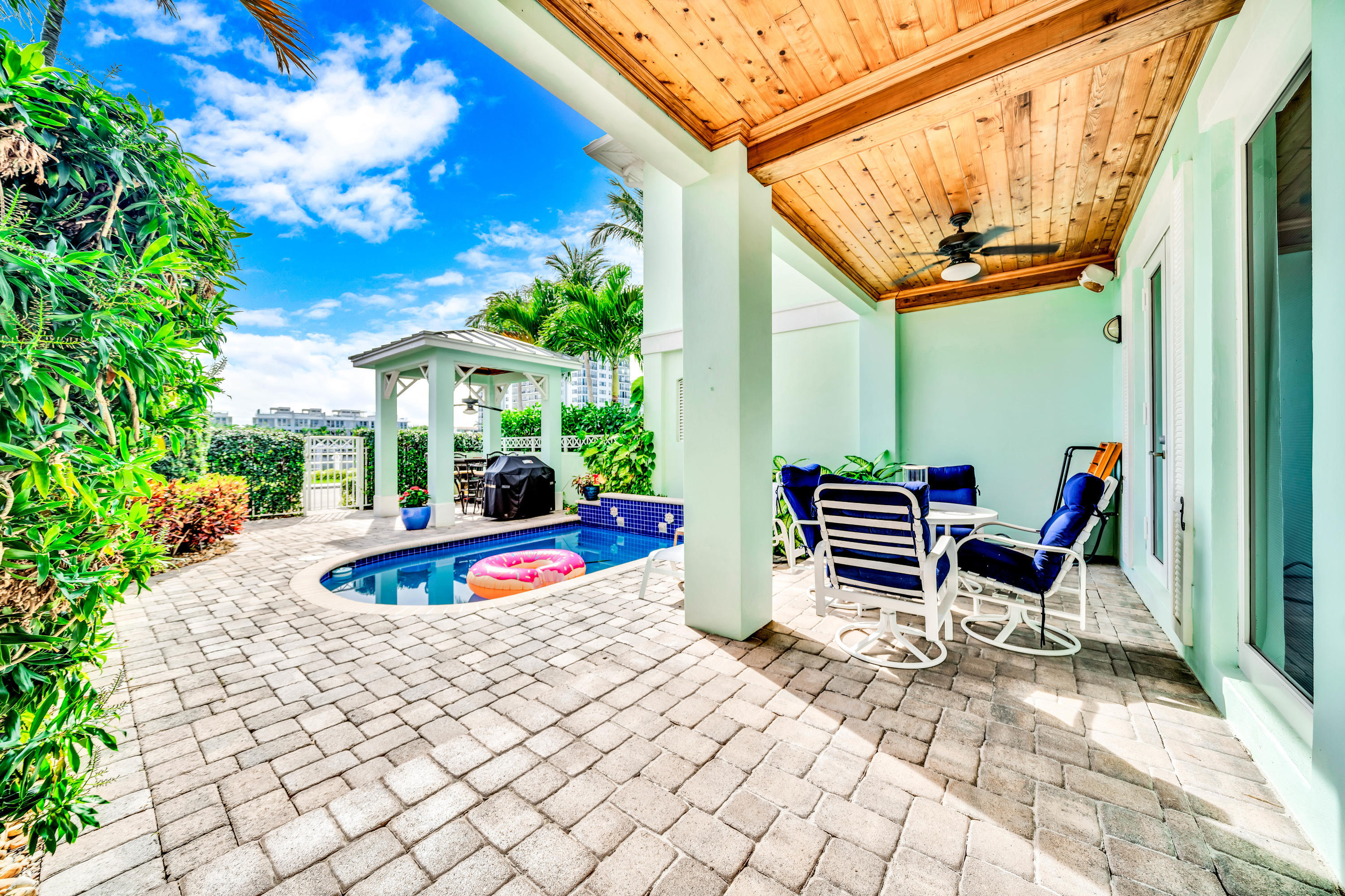 MARINA BAY - Residential Lease